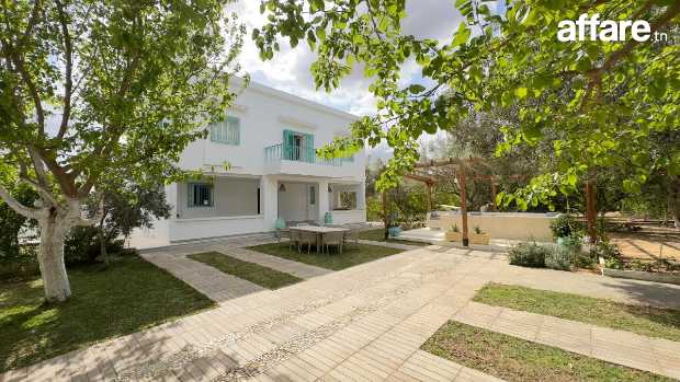 Villa S+4 avec piscine et jardin à Tazark