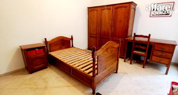 Chambre à coucher à vendre en bois rouge 