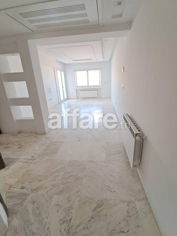 LOCATION Agréable appt S+4 ENNASR 2